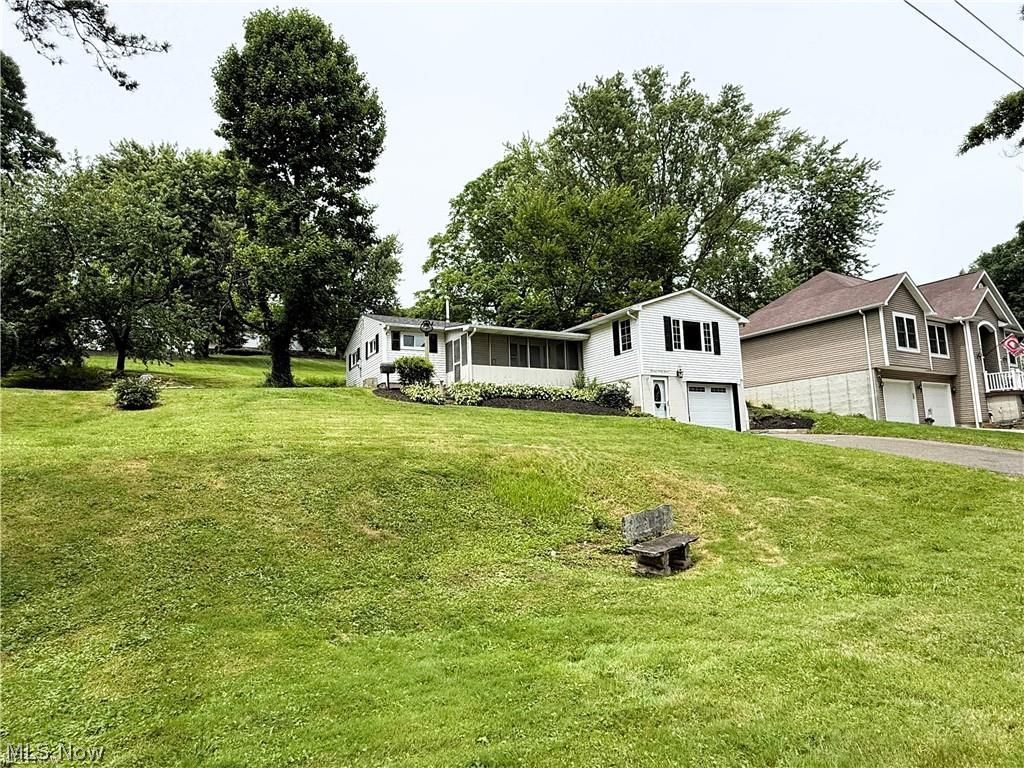 1497 Lake Front Drive Salem OH 44460