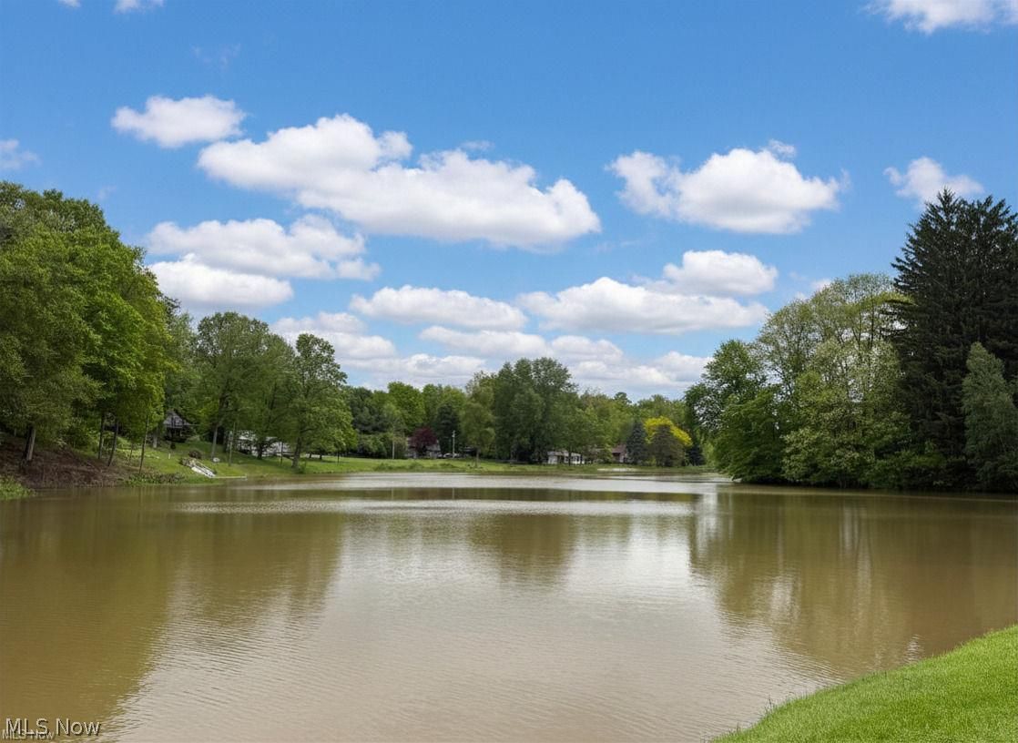 1497 Lake Front Drive Salem OH 44460