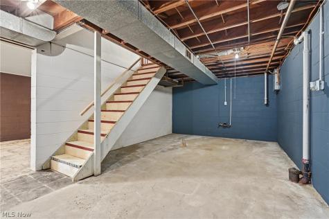 483 17th Street NW Barberton OH 44203