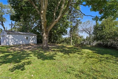 483 17th Street NW Barberton OH 44203
