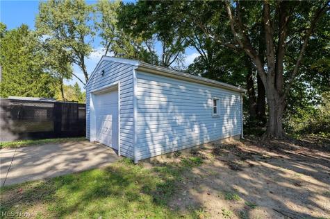 483 17th Street NW Barberton OH 44203
