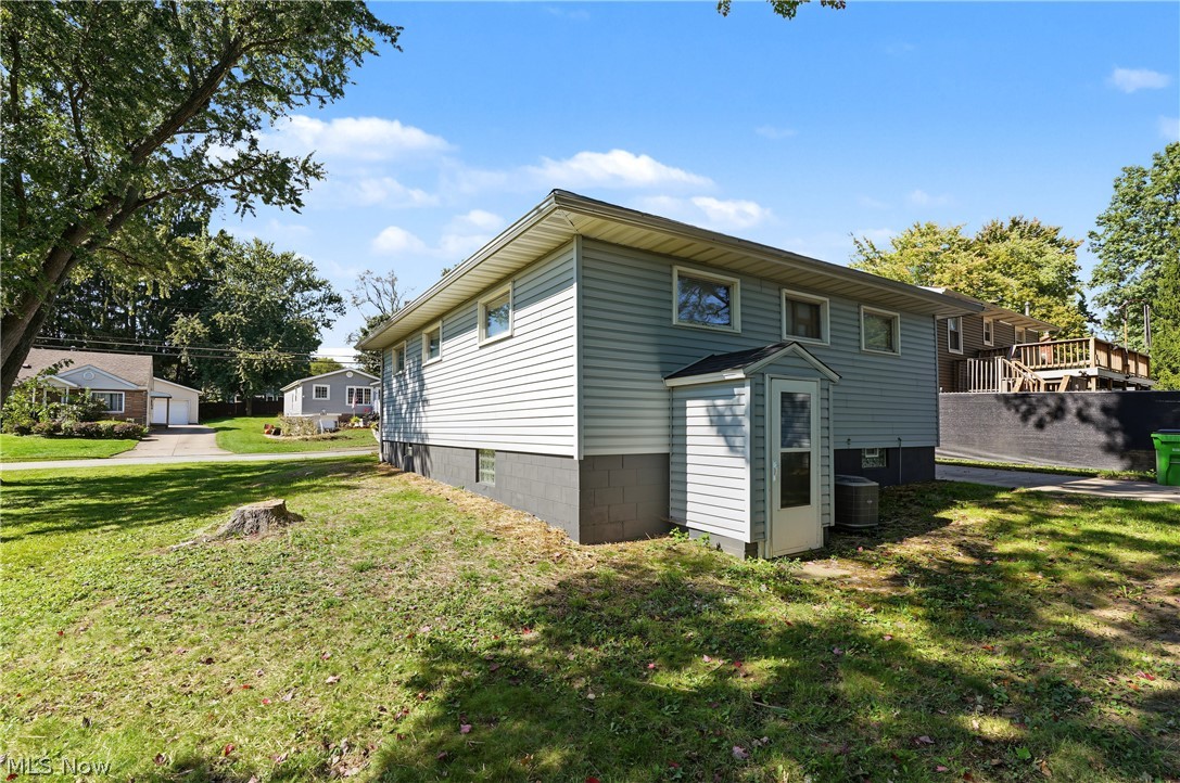 483 17th Street NW Barberton OH 44203