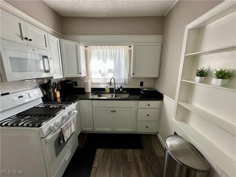 2023 W 106th Street Cleveland OH 44102