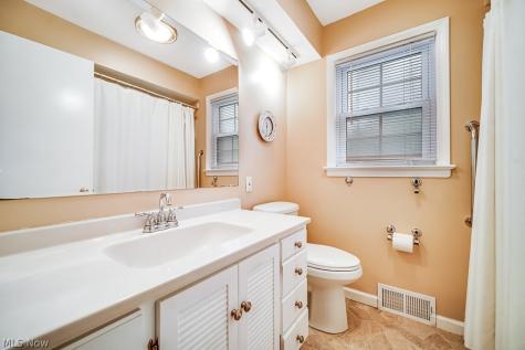 2695 Gibson Drive Rocky River OH 44116