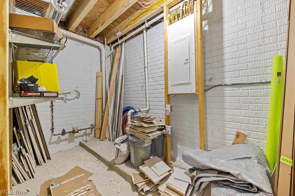 998 Sunrise Way Akron OH 44312