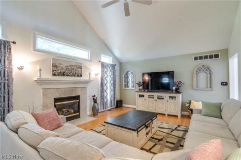 233 S Portage Street Doylestown OH 44230