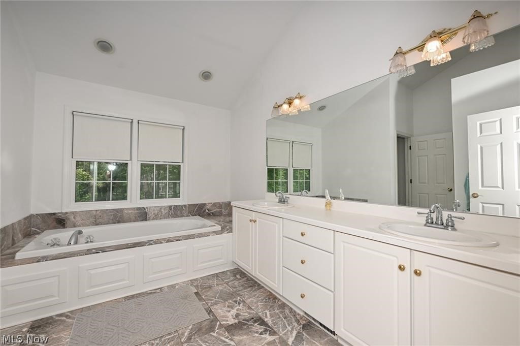 304 Fox Way Chagrin Falls OH 44022