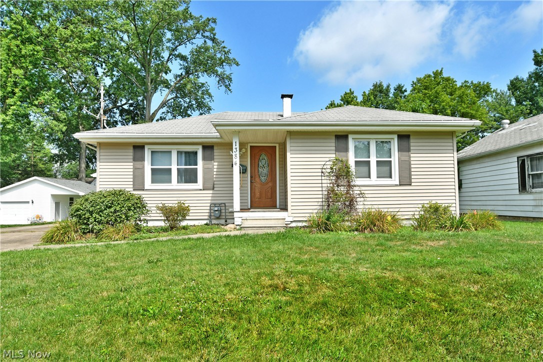 1384 Meadowbrook Avenue SE Warren OH 44484