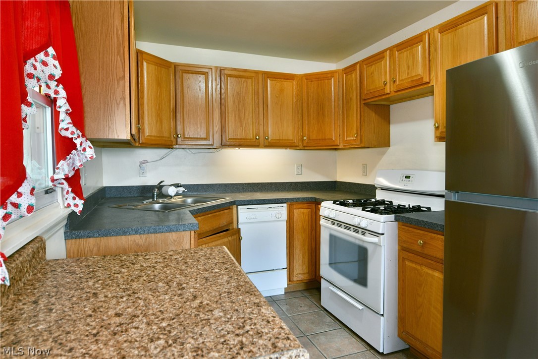 1384 Meadowbrook Avenue SE Warren OH 44484