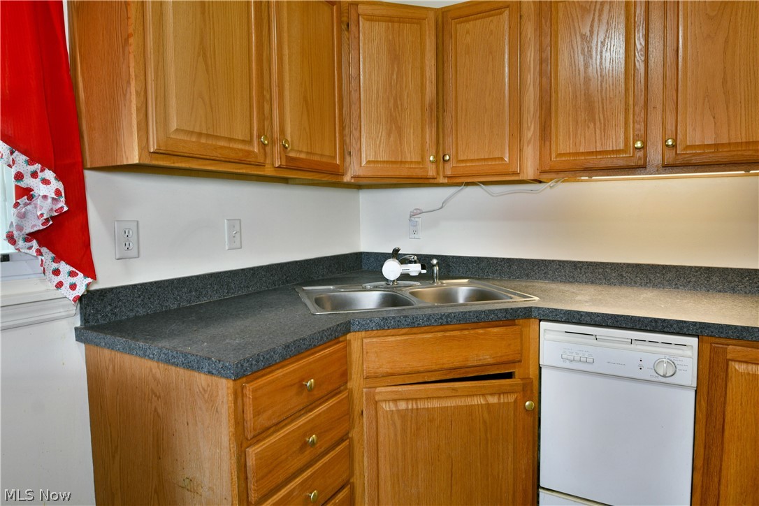 1384 Meadowbrook Avenue SE Warren OH 44484
