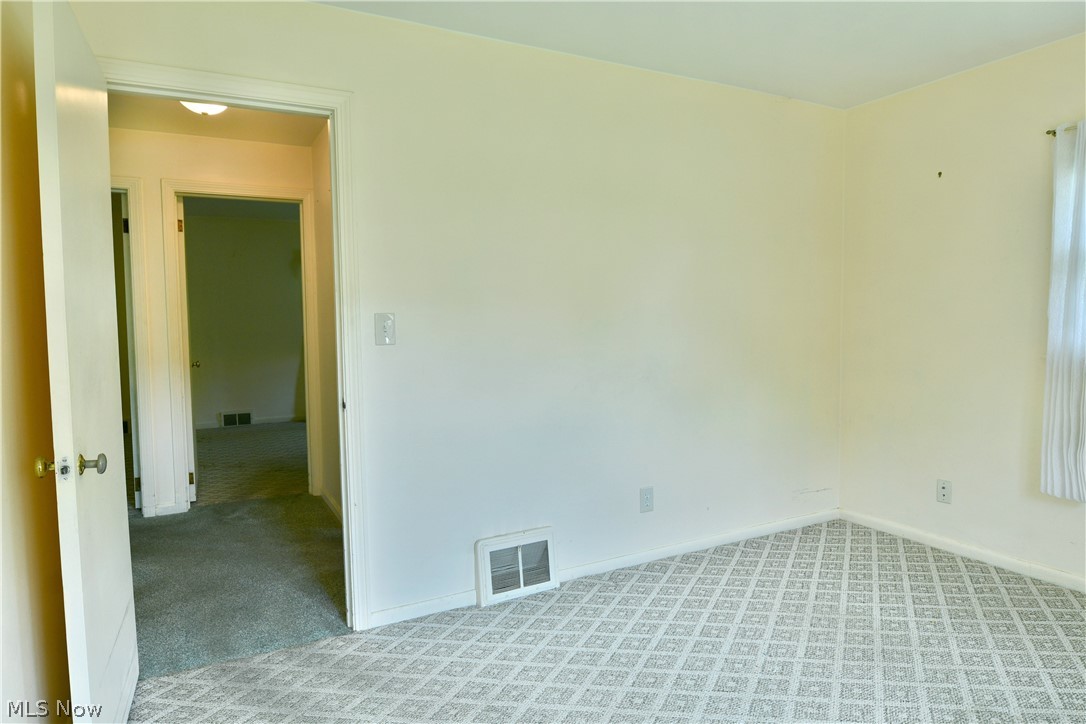 1384 Meadowbrook Avenue SE Warren OH 44484