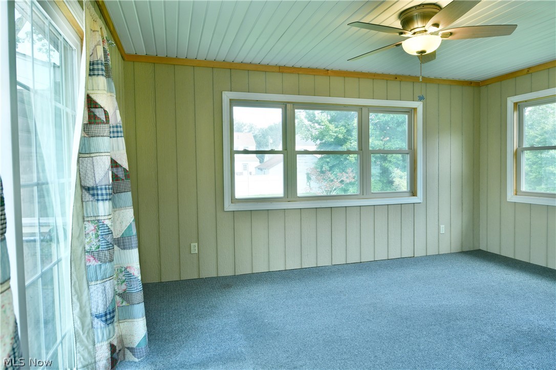 1384 Meadowbrook Avenue SE Warren OH 44484