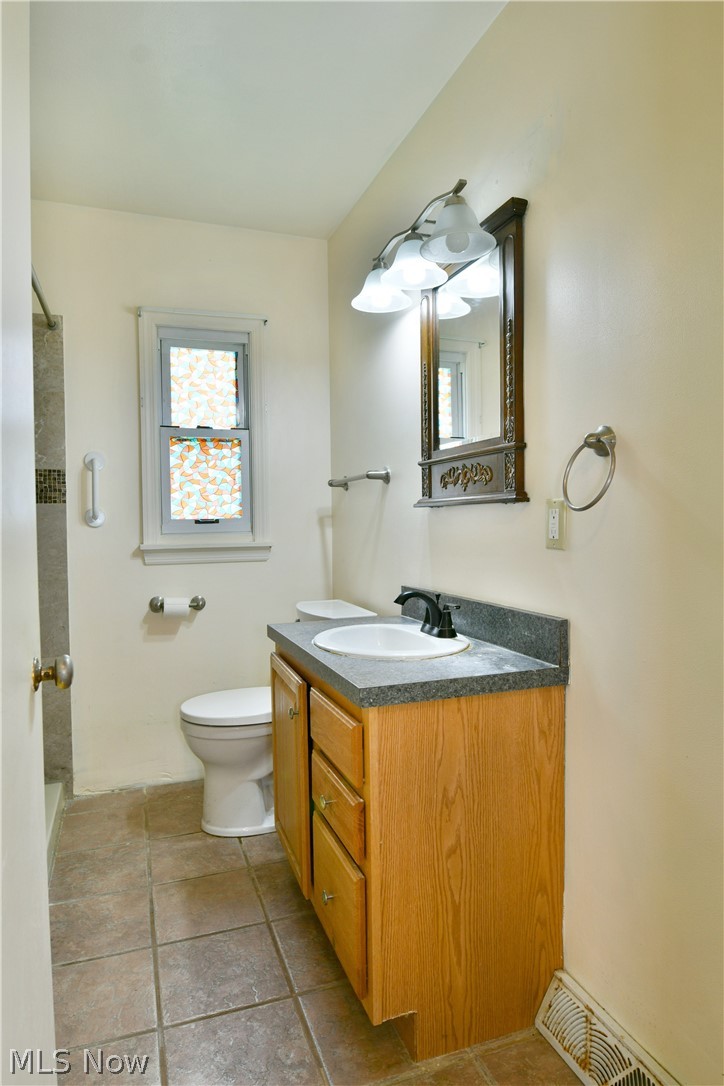 1384 Meadowbrook Avenue SE Warren OH 44484