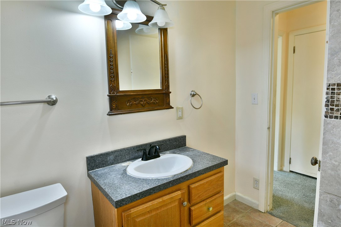 1384 Meadowbrook Avenue SE Warren OH 44484