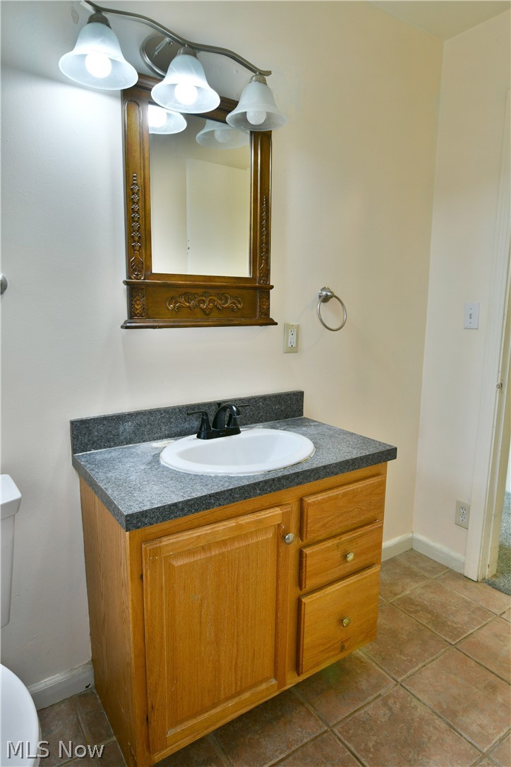 1384 Meadowbrook Avenue SE Warren OH 44484