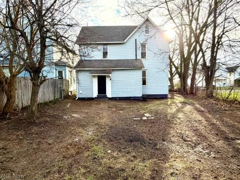 1529 Stark Avenue SW Canton OH 44706