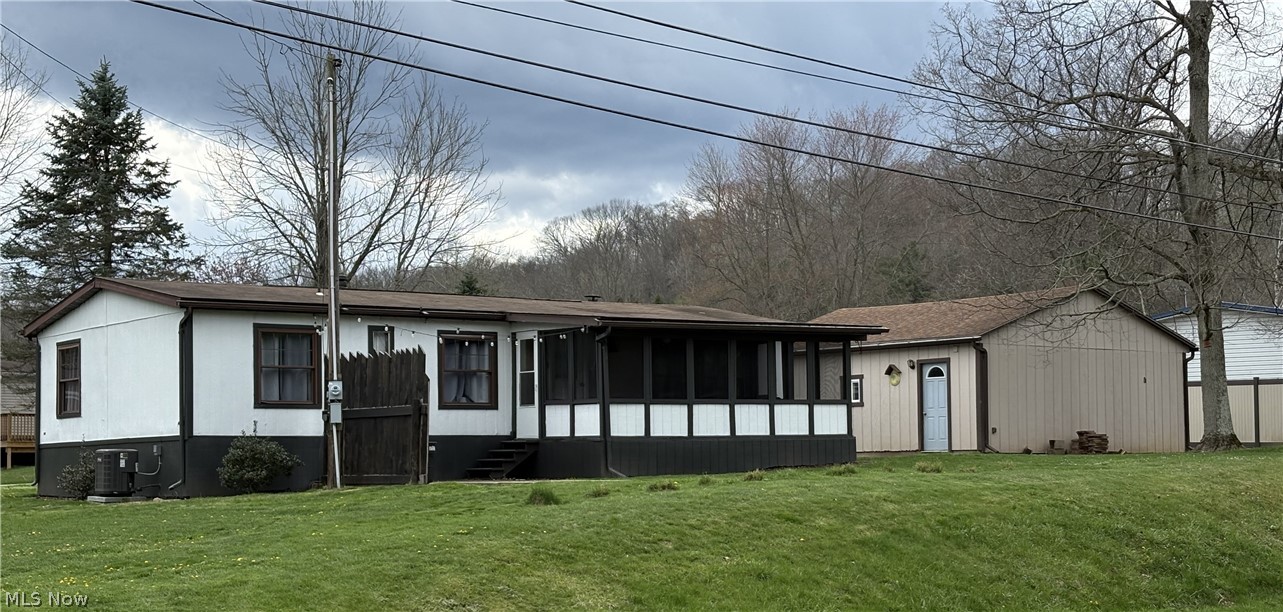 2276 Lodge Road SW Sherrodsville OH 44675