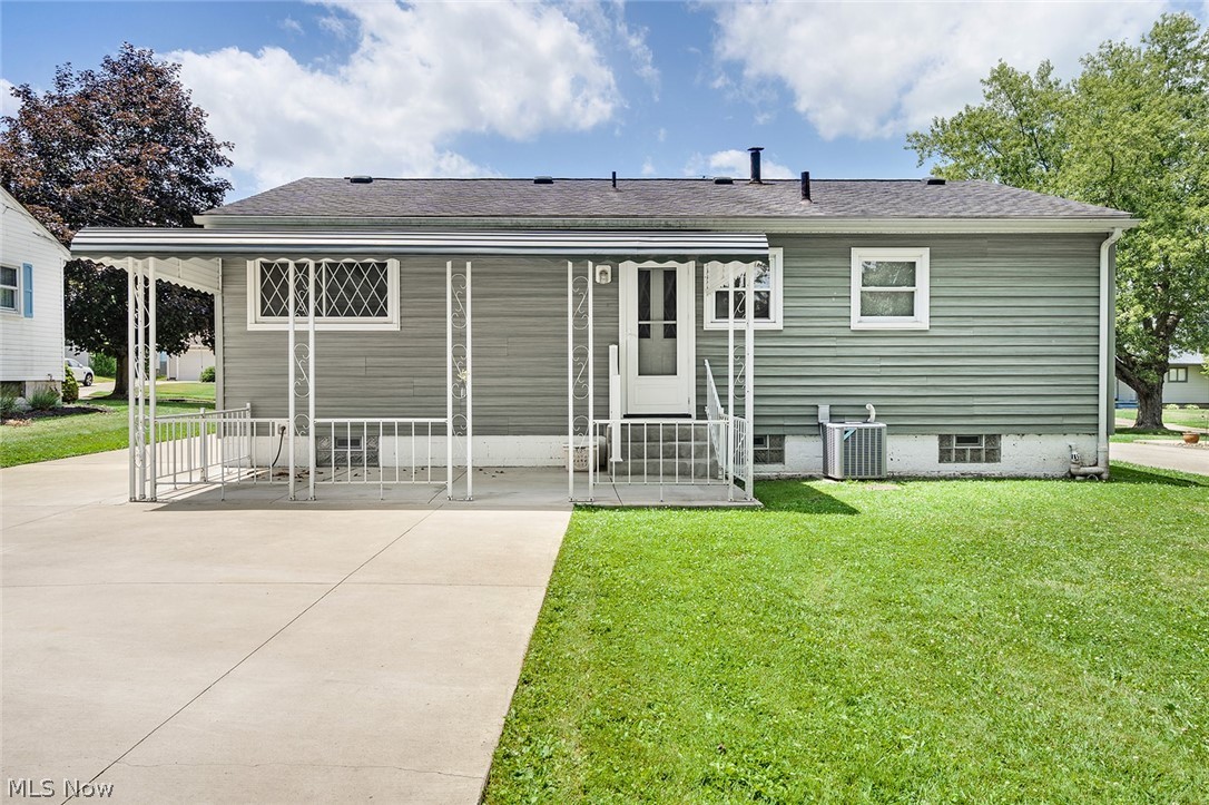 751 Dresden Drive Hubbard OH 44425
