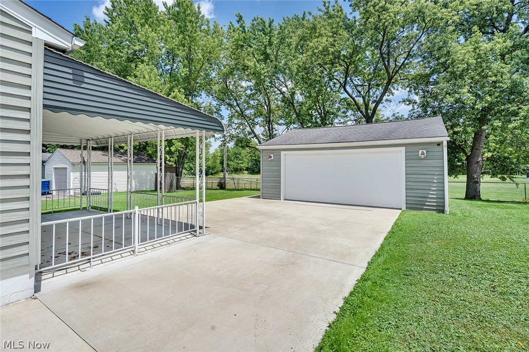 751 Dresden Drive Hubbard OH 44425