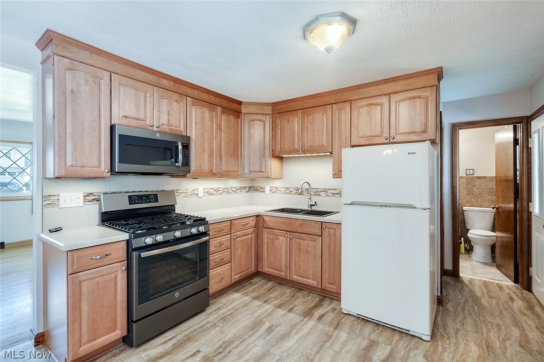 751 Dresden Drive Hubbard OH 44425