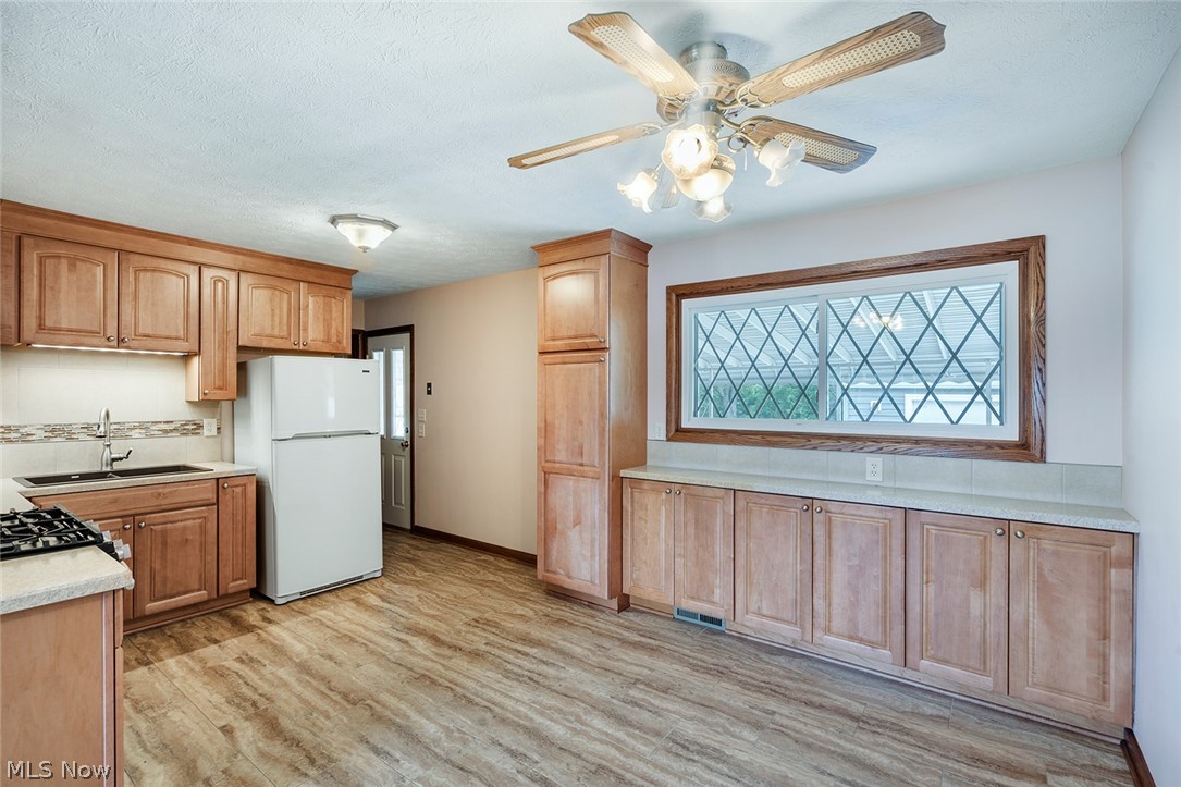 751 Dresden Drive Hubbard OH 44425
