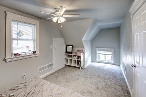 672 E 109th Street Cleveland OH 44108