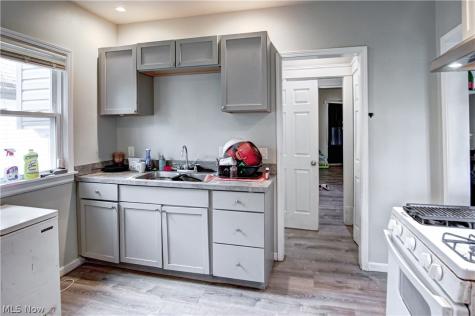 672 E 109th Street Cleveland OH 44108