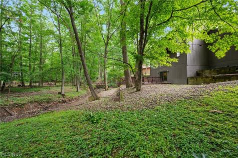 10934 Fawn Meadow Lane Strongsville OH 44149