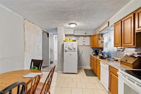 2610 Owaisa Road Cuyahoga Falls OH 44221