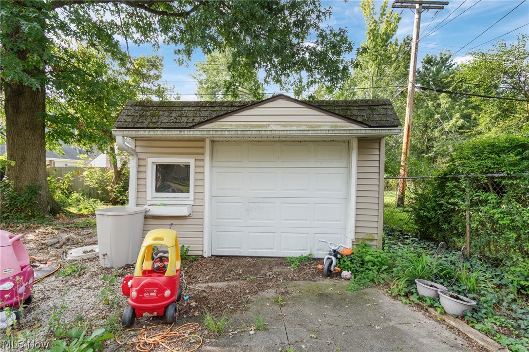 2610 Owaisa Road Cuyahoga Falls OH 44221