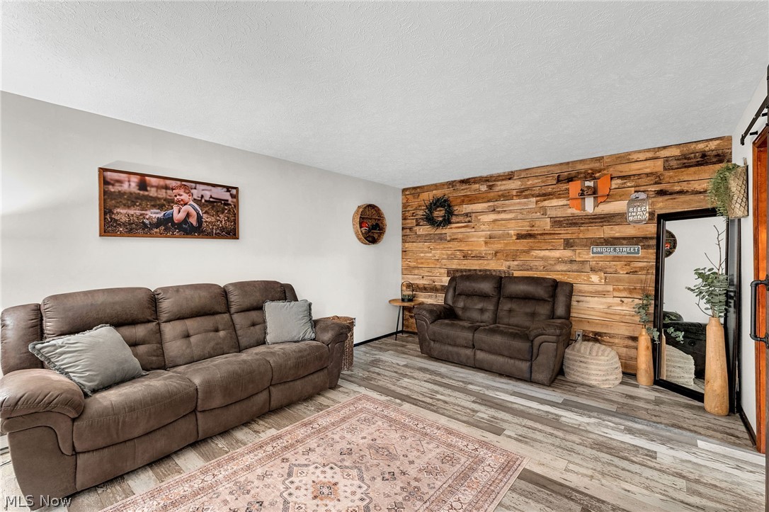 8148 Avalon Road NW Malvern OH 44644