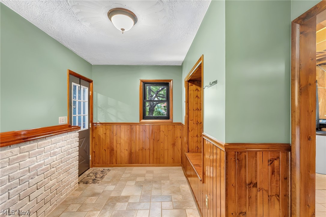8148 Avalon Road NW Malvern OH 44644