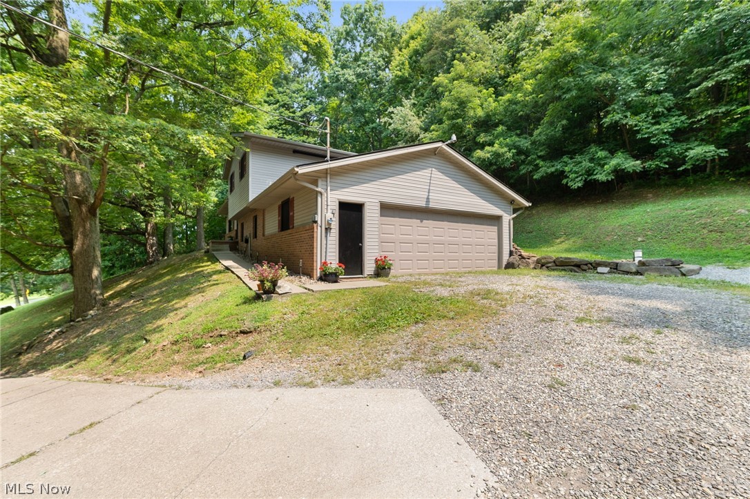 8148 Avalon Road NW Malvern OH 44644