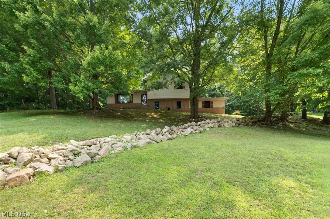 8148 Avalon Road NW Malvern OH 44644