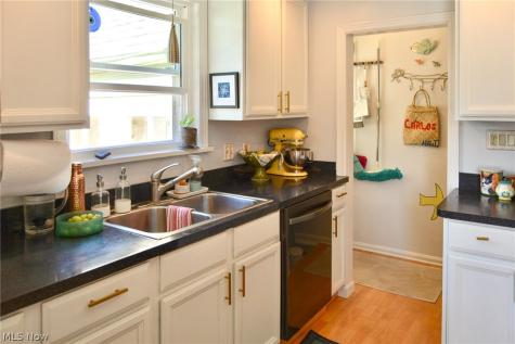 434 Glen Park Drive Bay Village OH 44140