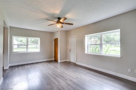 1989 E Turkeyfoot Lake Road Akron OH 44312