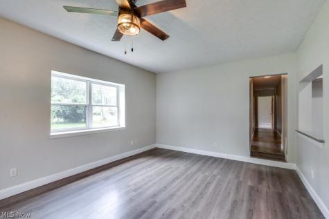 1989 E Turkeyfoot Lake Road Akron OH 44312