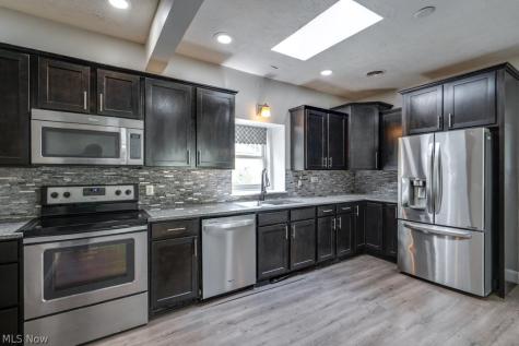 1989 E Turkeyfoot Lake Road Akron OH 44312