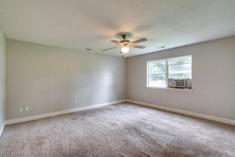 1989 E Turkeyfoot Lake Road Akron OH 44312