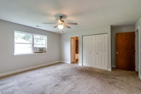 1989 E Turkeyfoot Lake Road Akron OH 44312