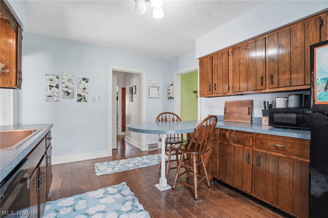 104 W Main Street West Farmington OH 44491