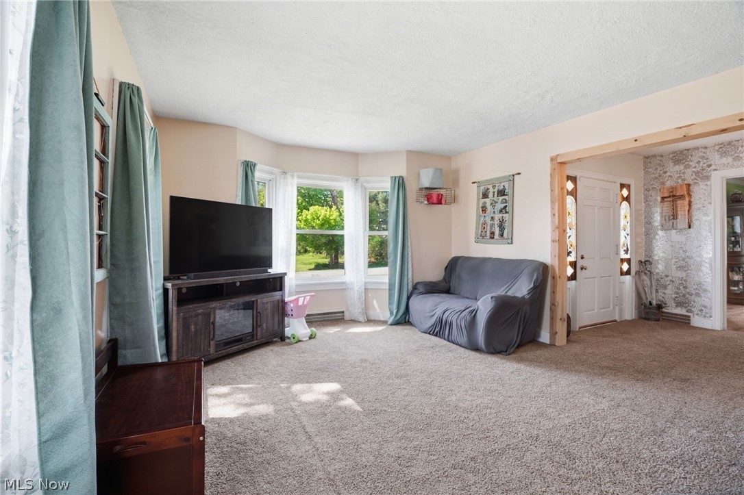 104 W Main Street West Farmington OH 44491