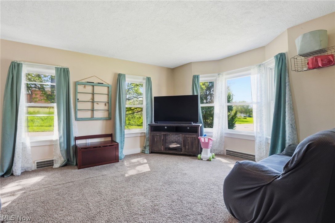 104 W Main Street West Farmington OH 44491