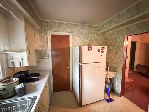 8060 Paulin Drive Youngstown OH 44514