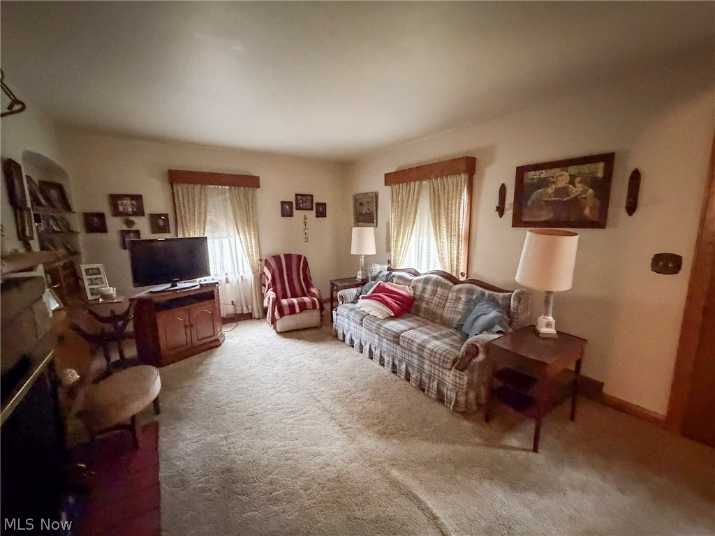 8060 Paulin Drive Youngstown OH 44514