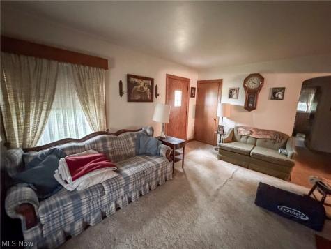 8060 Paulin Drive Youngstown OH 44514