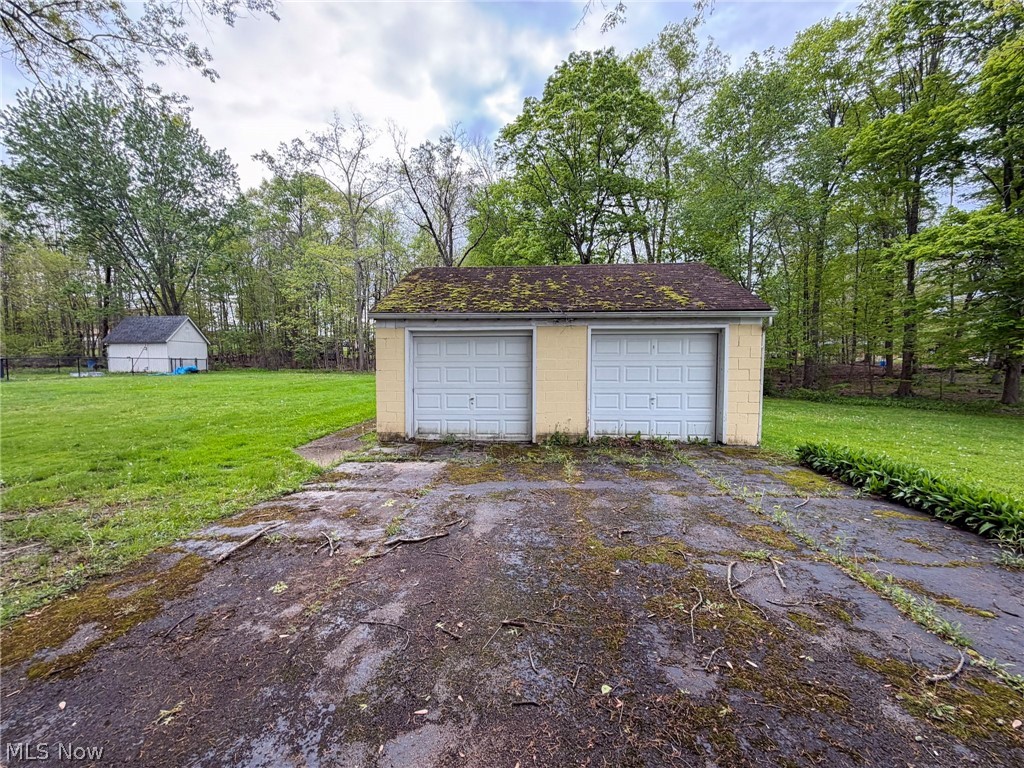 8060 Paulin Drive Youngstown OH 44514