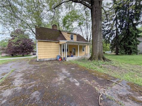 8060 Paulin Drive Youngstown OH 44514