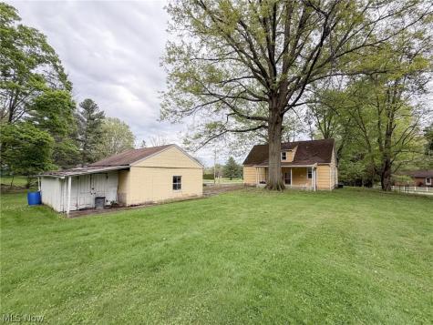8060 Paulin Drive Youngstown OH 44514
