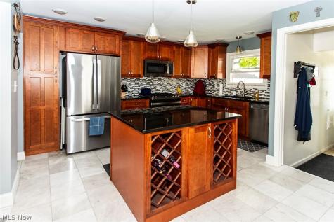 22276 Sandy Lane Fairview Park OH 44126